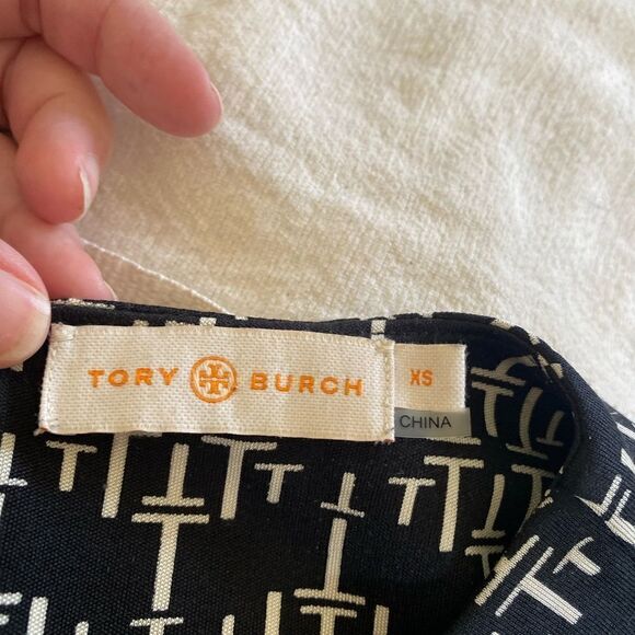 Tory Burch logo print 100% silk pleated dress size XS - Picture 11 of 11